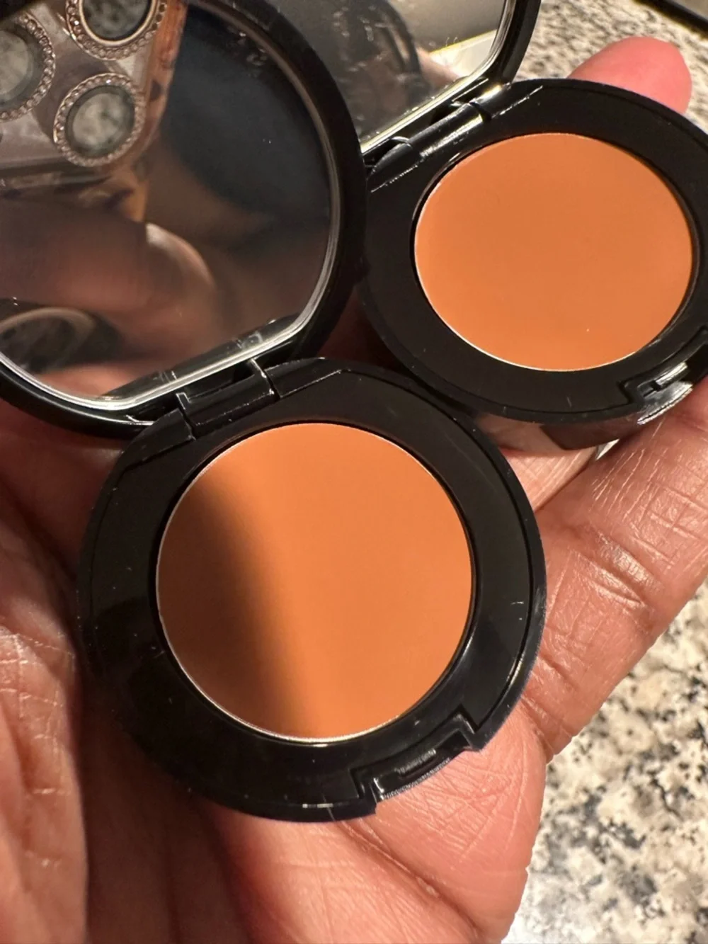 $60! Bobbi Brown Cream Corrector Duo Pot Deep Bisque. UNUSED, FREE SHIPPING!